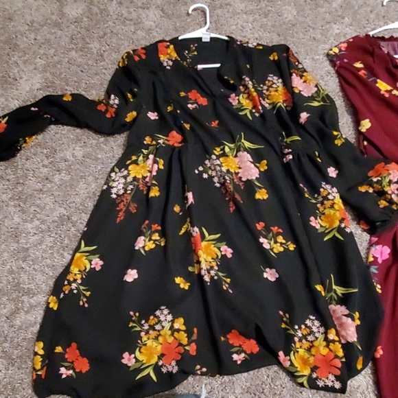 2 dresses from old Navy one large one extra large - Picture 3 of 3